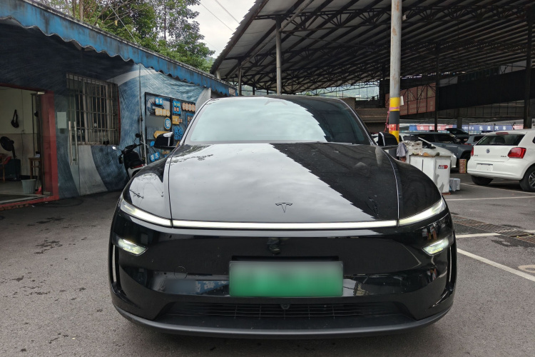 Tesla Model Y 2026 #3 Tesla Model Y 2026 car image #3
