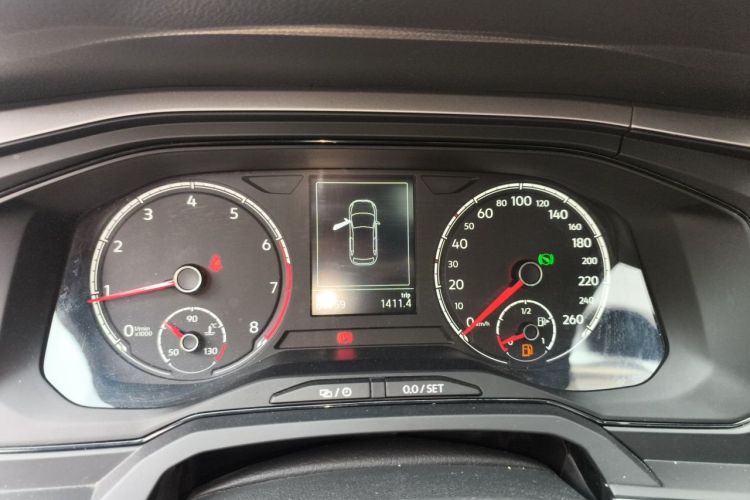 Volkswagen Polo 2022 car image #12
