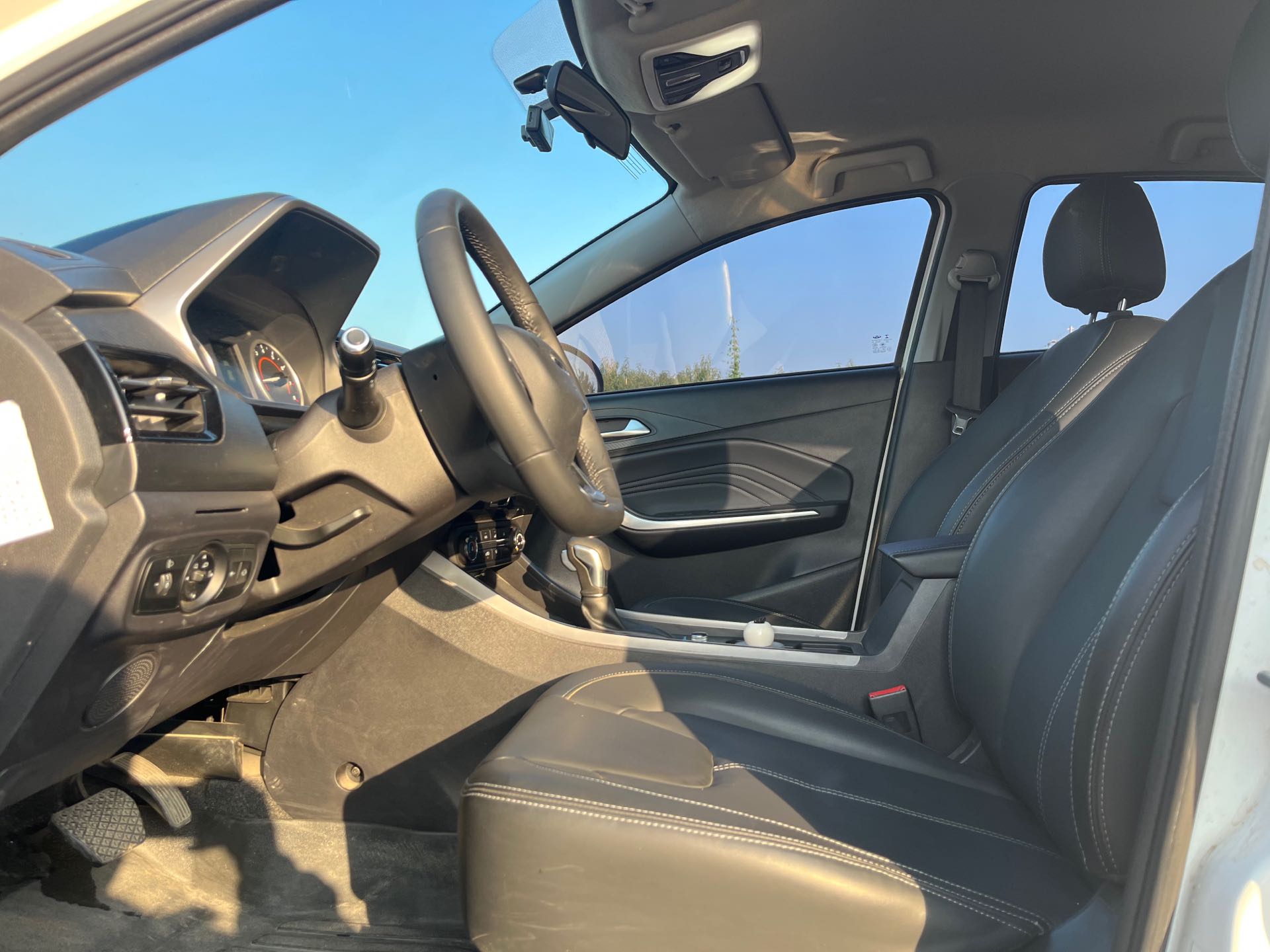 Chery Tiggo 3x 2022 #4 Chery Tiggo 3x 2022 صورة سيارة #4