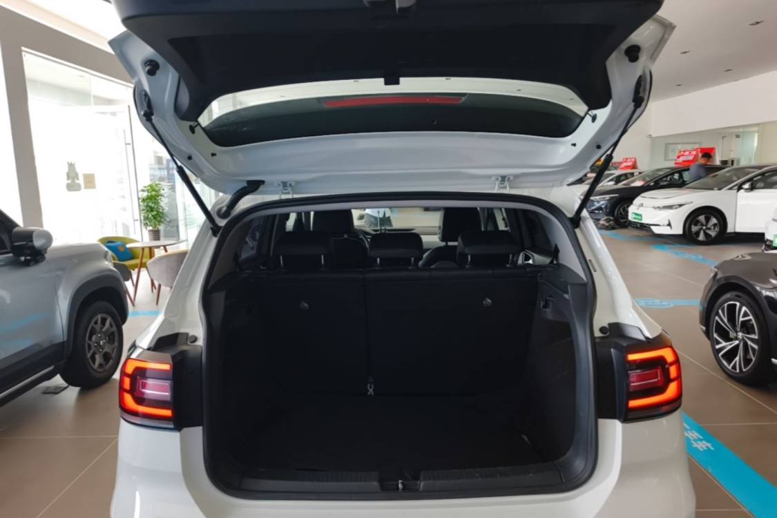 Volkswagen Tacqua 2024 immagine di auto #10
