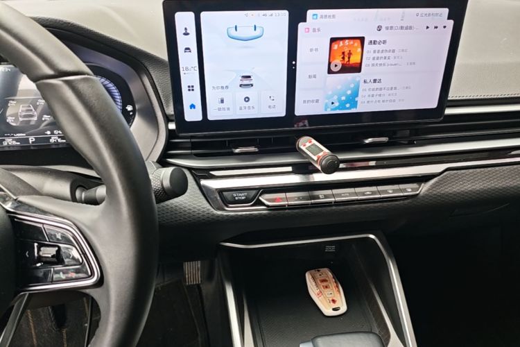GEELY Emgrand 2024 car image #13