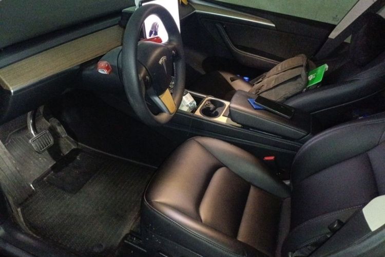 Tesla Model Y 2022 car image #11