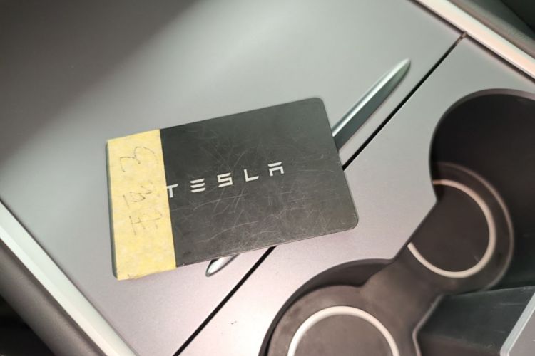 Tesla Model 3 2023 car image #11