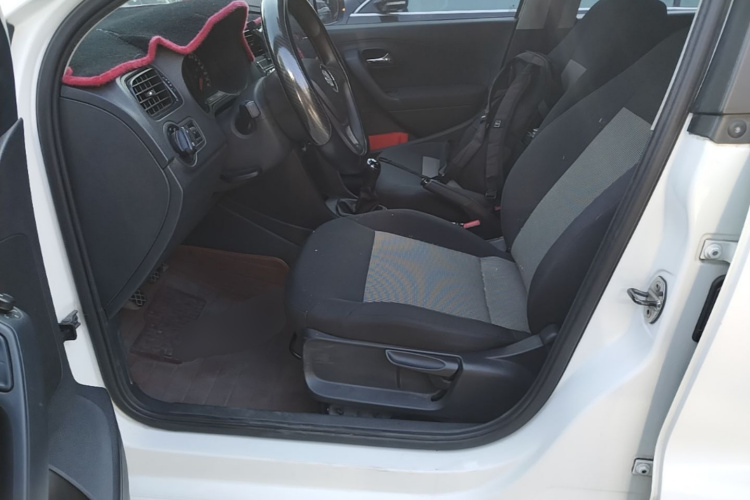 Volkswagen Polo 2018 car image #15