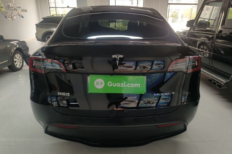 Tesla Model Y 2023 #6 Tesla Model Y 2023 car image #6