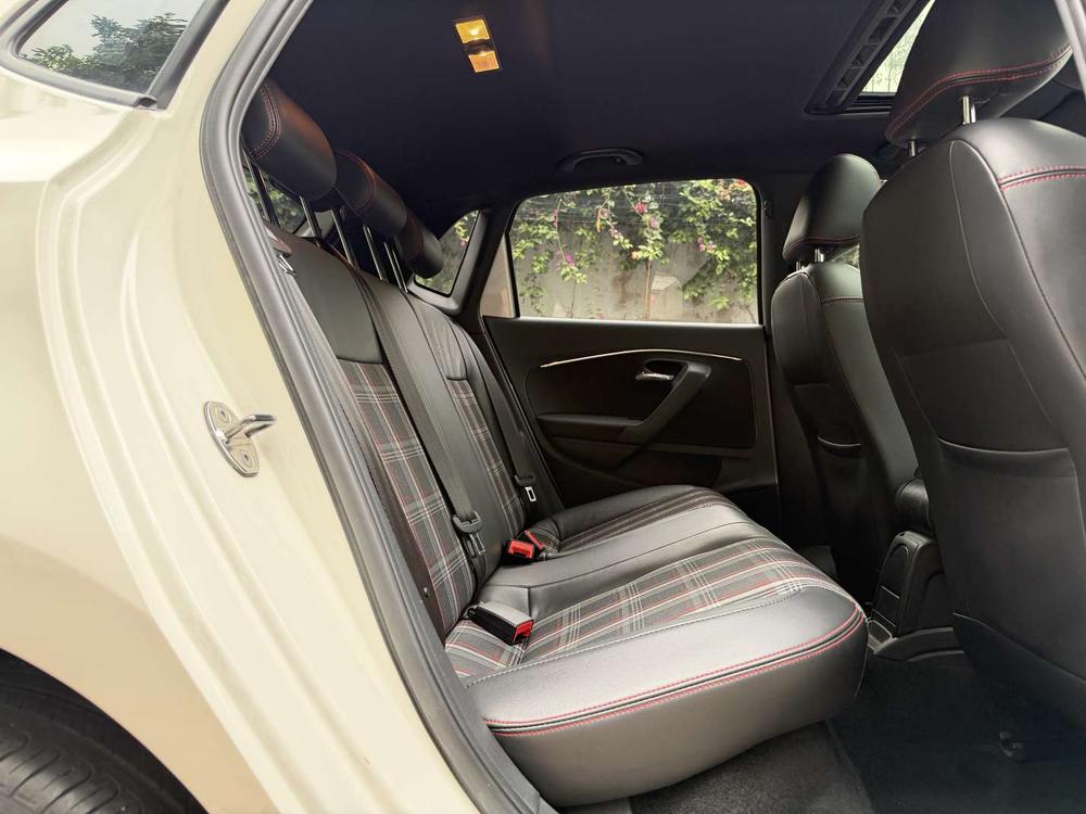 Volkswagen Polo 2016 car image #18