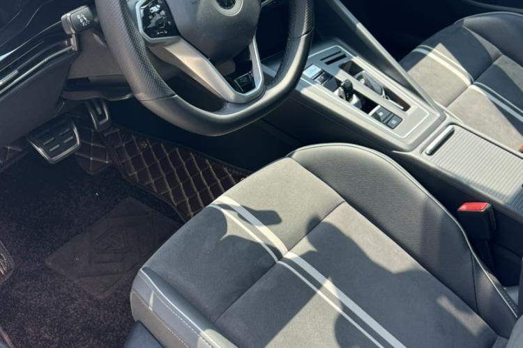 Volkswagen Golf 2022 car image #12
