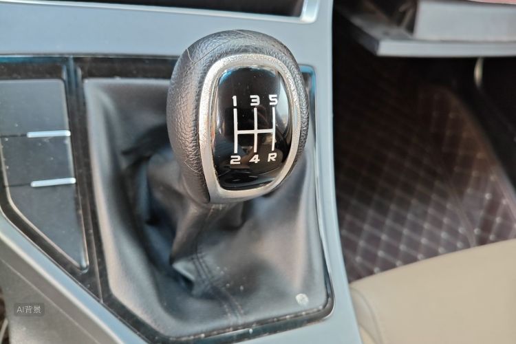 GEELY Emgrand 2018 car image #16