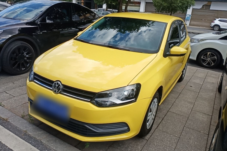 Volkswagen Polo 2017 car image #2