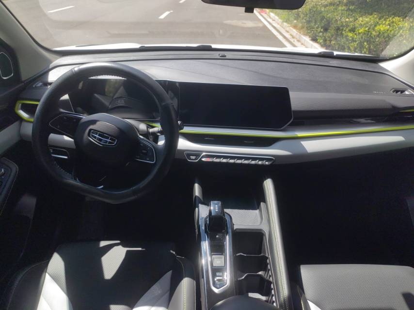 GEELY Coolray 2022 صورة سيارة #5