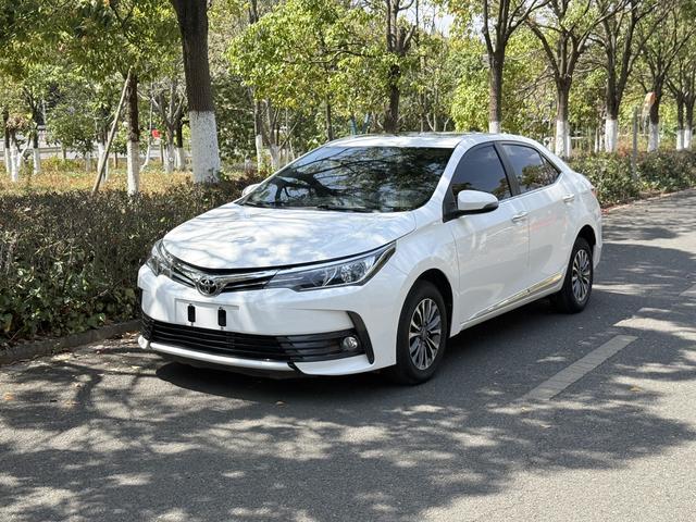 Toyota Corolla 2018 immagine di auto #20