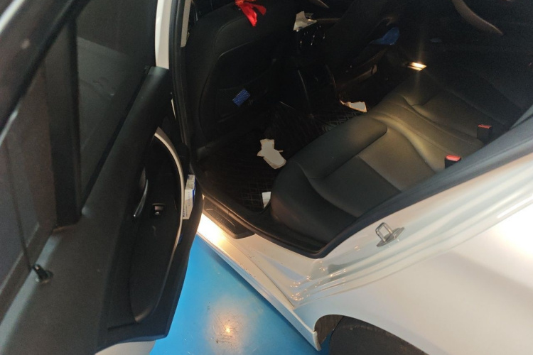 BMW 3 Series 2015 #10 BMW 3 Series 2015 car image #10