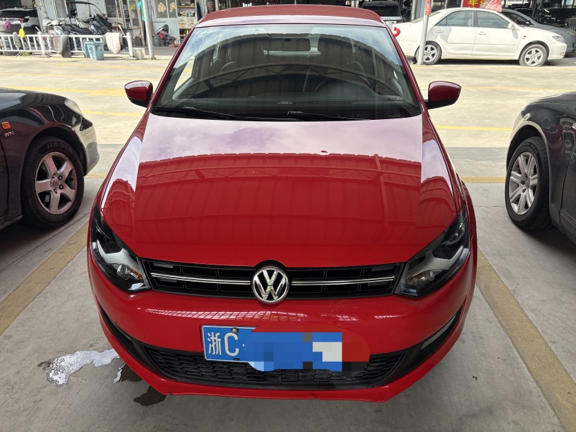 Volkswagen Polo 2013 car image #2