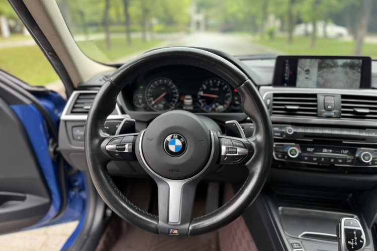 BMW 3 Series 2019 #10 BMW 3 Series 2019 car image #10