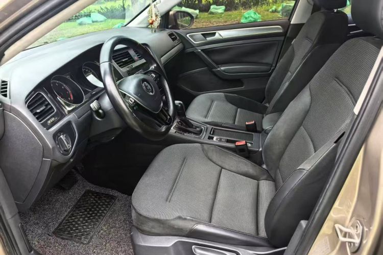 Volkswagen Golf 2018 car image #15