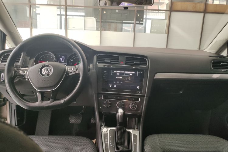 Volkswagen Golf 2020 imagen de coche #10