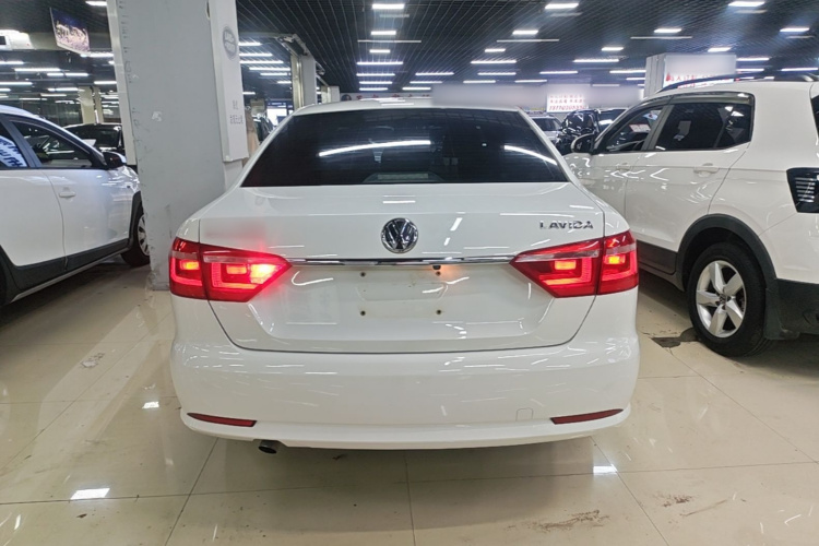 Volkswagen Lavida 2018 car image #6