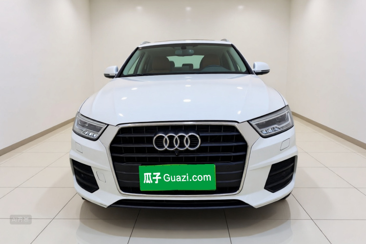 Audi Q3 2018 car image #3