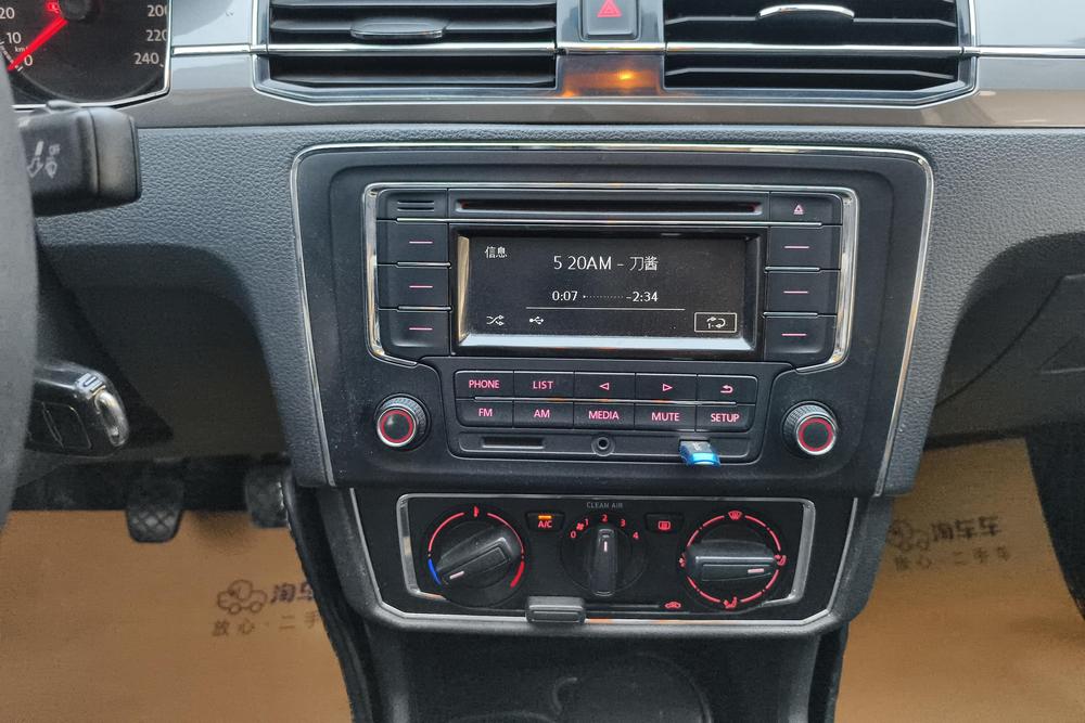 Volkswagen Santana 2017 car image #10