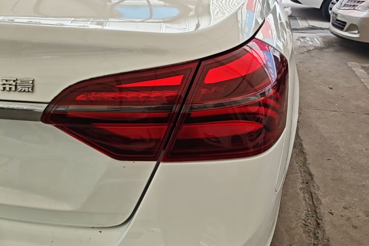 GEELY Emgrand 2019 #8 GEELY Emgrand 2019 car image #8