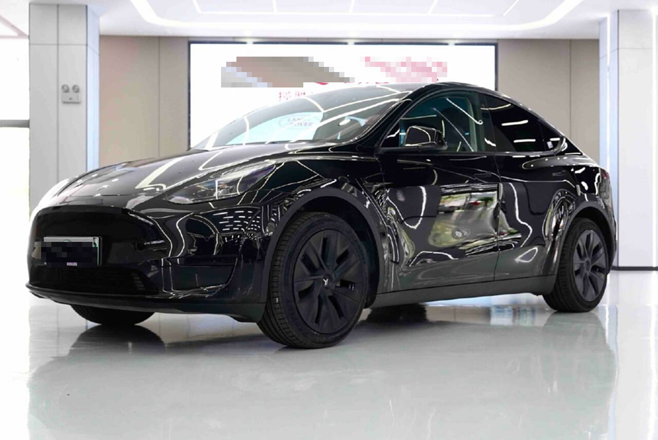 Tesla Model Y 2023 #2 Tesla Model Y 2023 car image #2