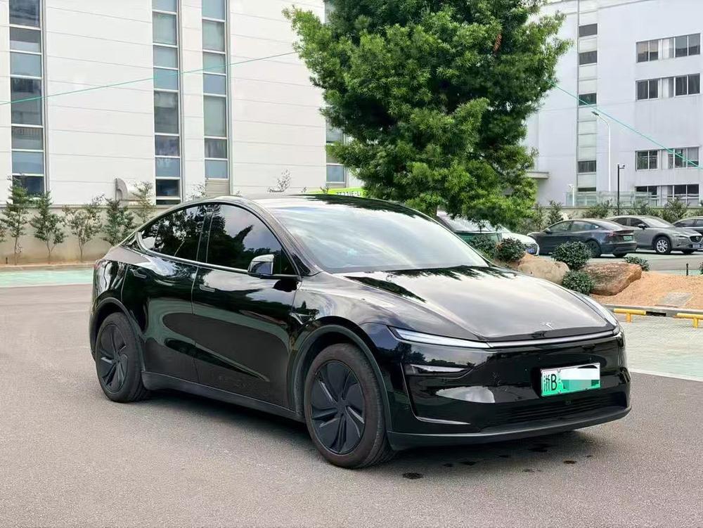 Tesla Model Y 2026 #3 Tesla Model Y 2026 car image #3