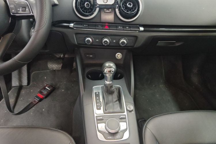 Audi A3 2018 car image #14