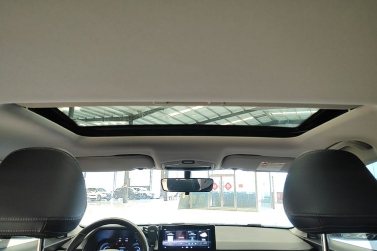 GEELY Emgrand 2023 car image #18