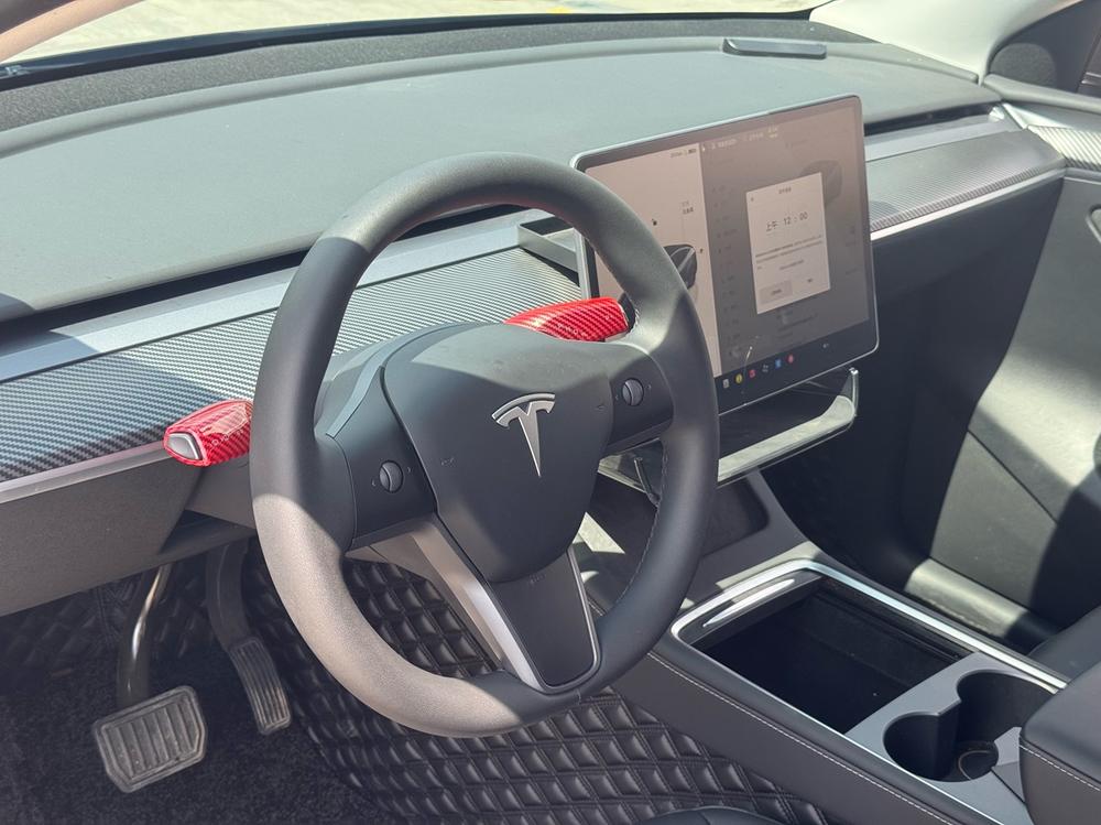 Tesla Model Y 2024 #12 Tesla Model Y 2024 car image #12