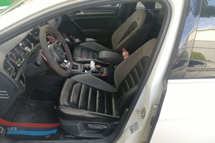 Volkswagen Golf 2017 car image #17