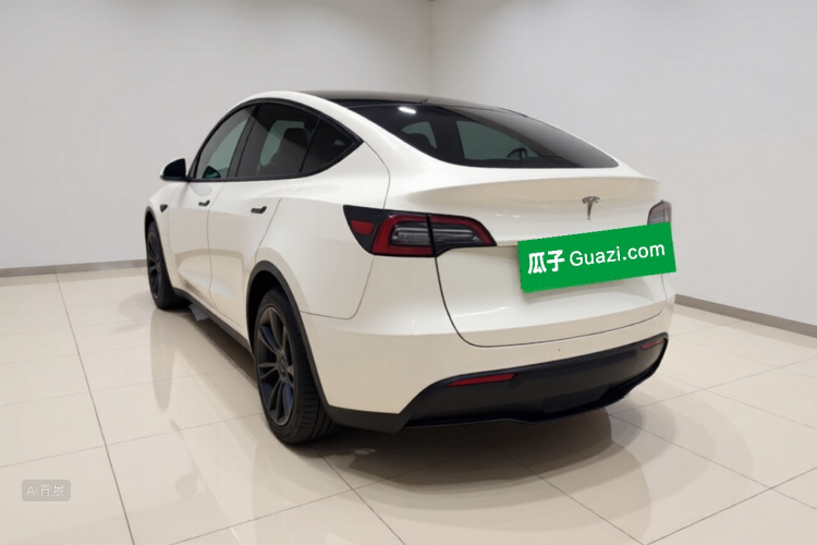 Tesla Model Y 2023 #5 Tesla Model Y 2023 car image #5