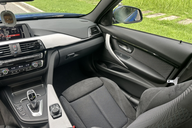 BMW 3 Series 2017 #12 BMW 3 Series 2017 car image #12