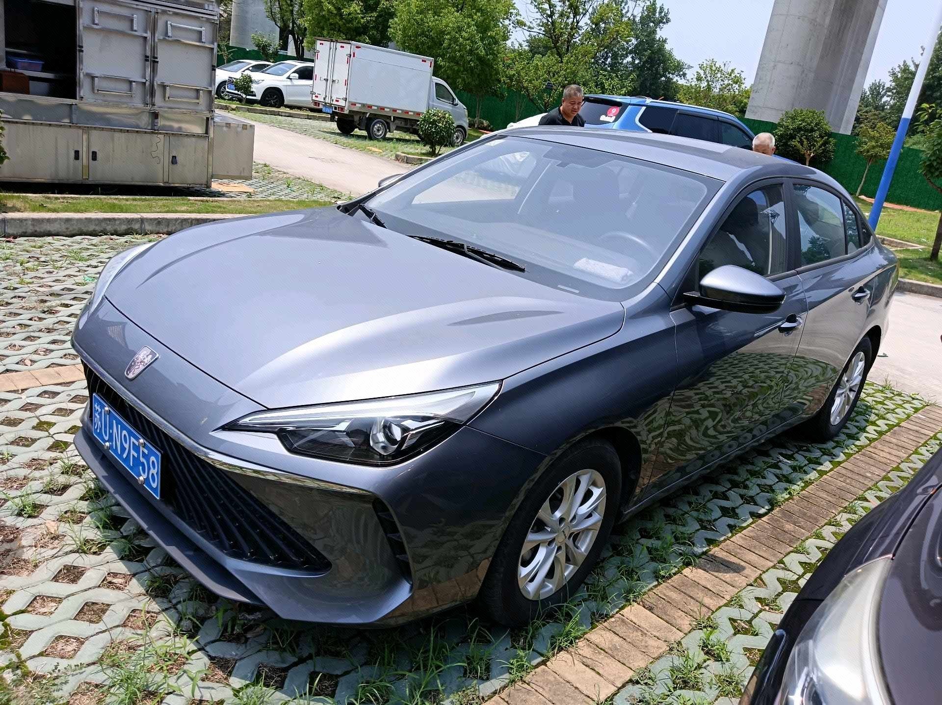Roewe i5 2024 Roewe i5 2024 car image