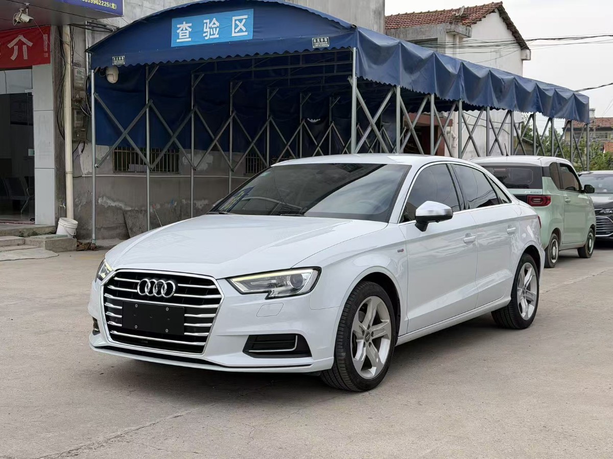 Audi A3 2019 car image 