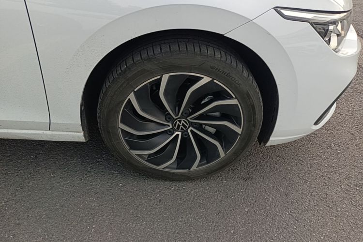 Volkswagen Golf 2021 car image #9