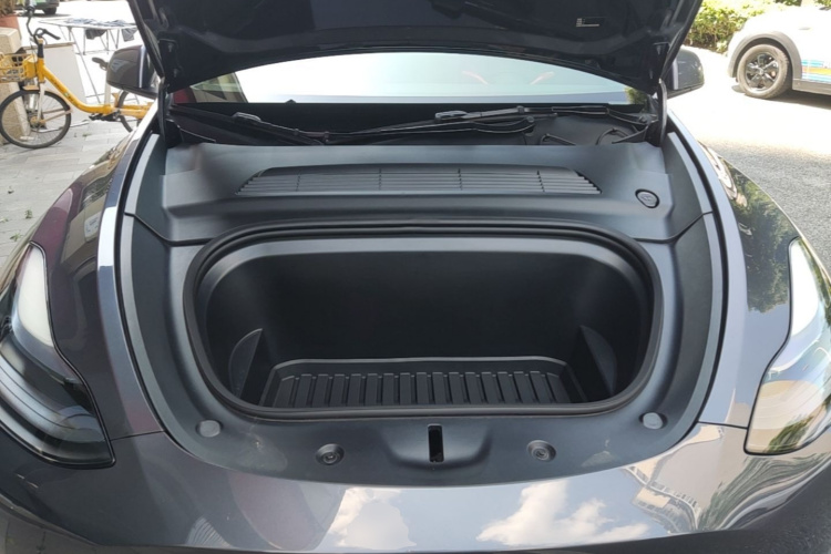 Tesla Model Y 2022 car image #20