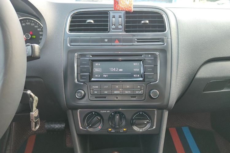 Volkswagen Polo 2017 #13 Volkswagen Polo 2017 car image #13