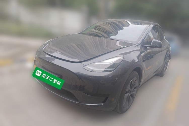 Tesla Model Y 2024 #2 Tesla Model Y 2024 car image #2