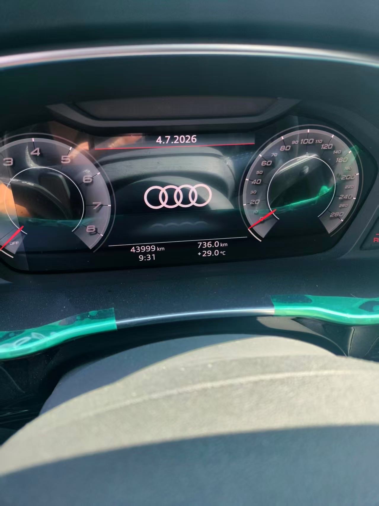Audi Q3 2023 car image #3