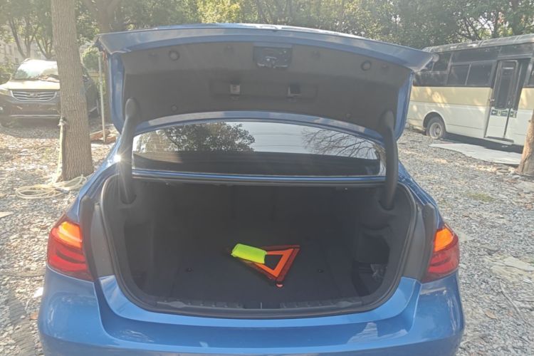 BMW 3 Series 2019 car image #19