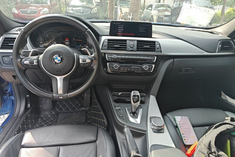 BMW 3 Series 2019 صورة سيارة #10