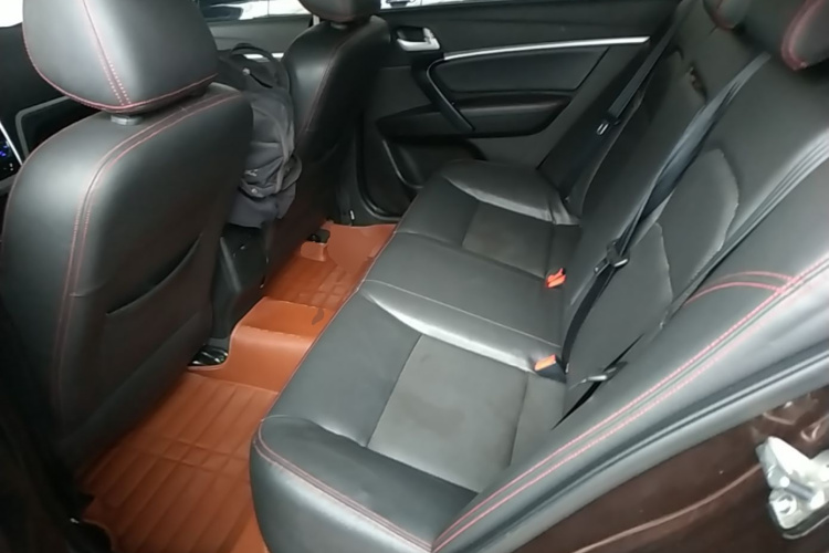GEELY Emgrand 2015 #17 GEELY Emgrand 2015 car image #17