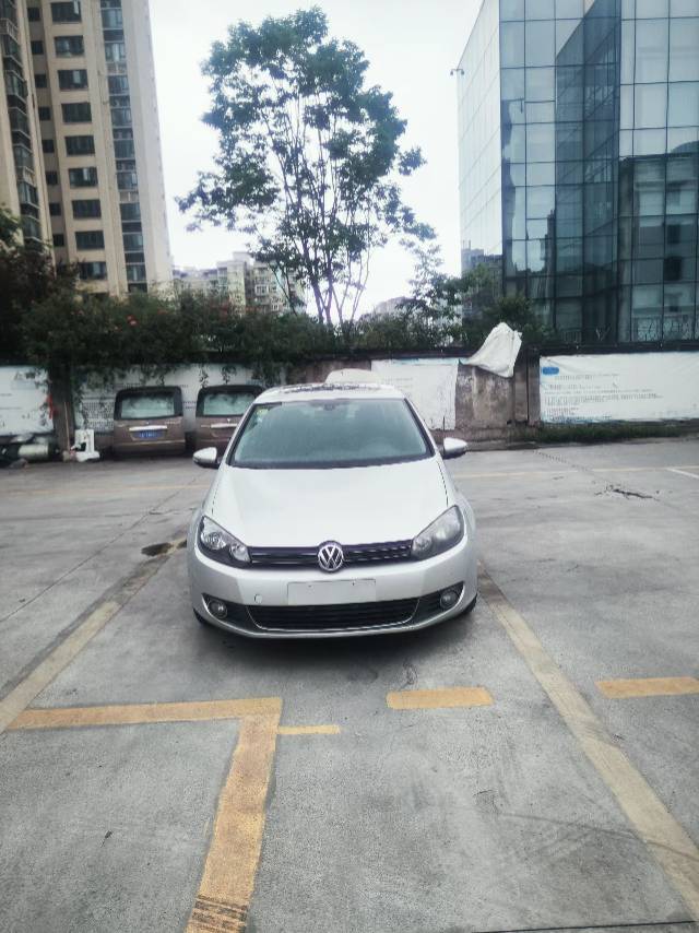 Volkswagen Golf 2012 car image #4