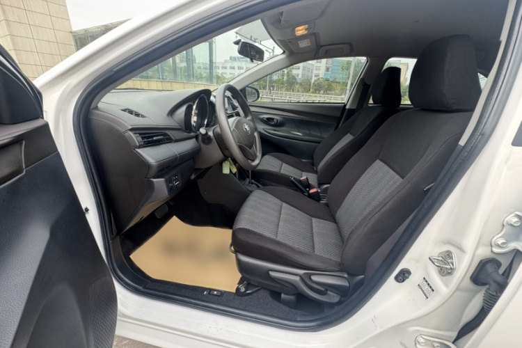 Toyota Vios 2015 immagine di auto #20
