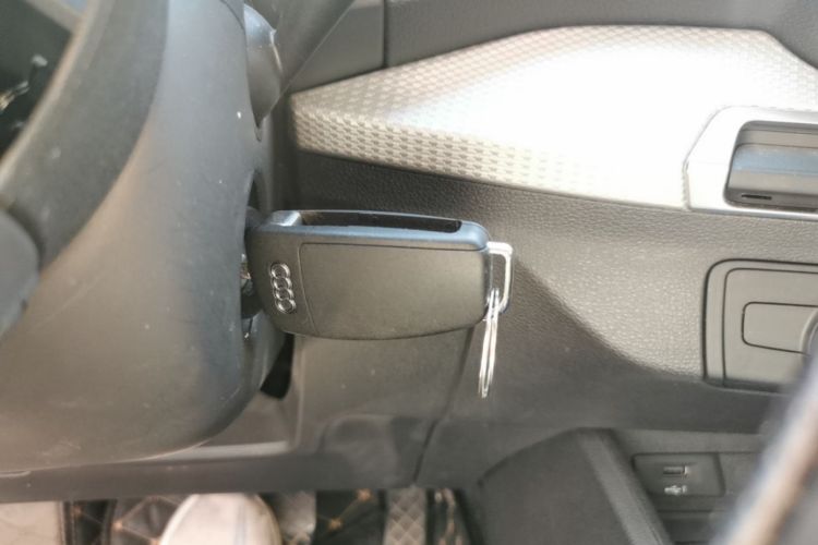 Audi Q3 2021 car image #11