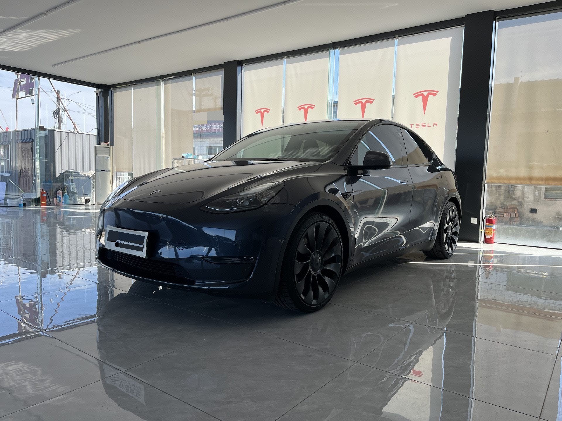 Tesla Model Y 2023 Tesla Model Y 2023 car image