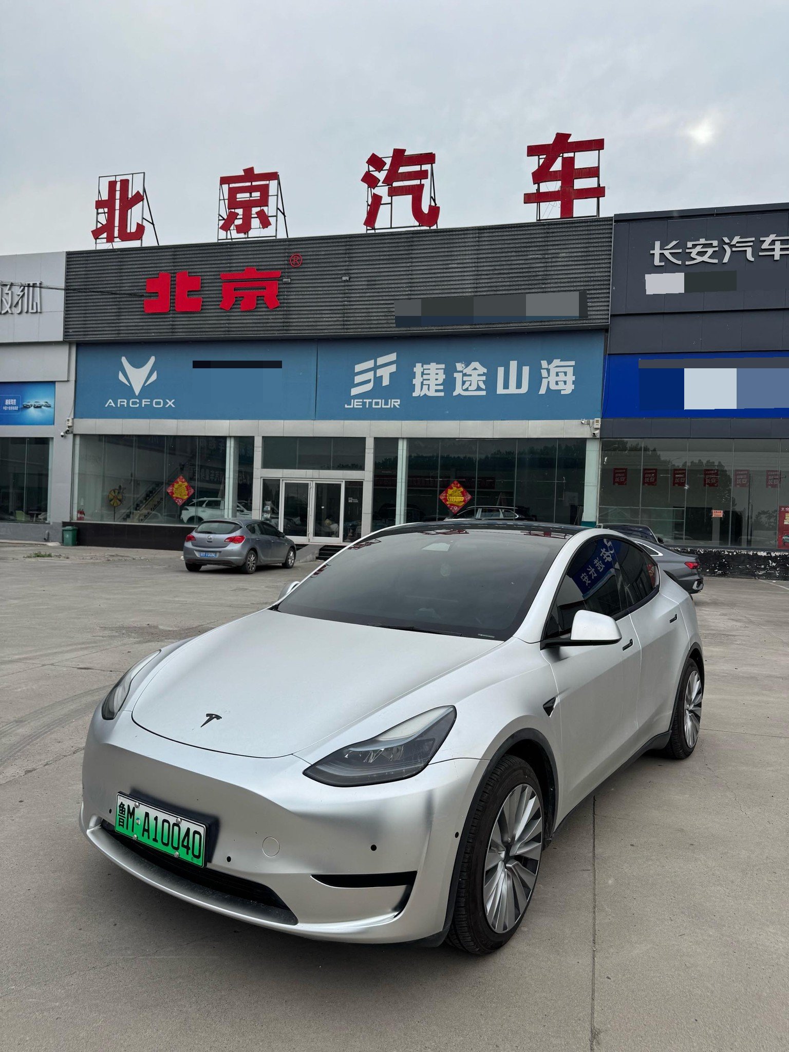 Tesla Model Y 2024 car image 