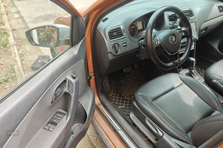 Volkswagen Polo 2016 صورة سيارة #18