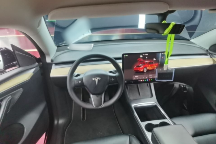 Tesla Model Y 2023 #11 Tesla Model Y 2023 car image #11