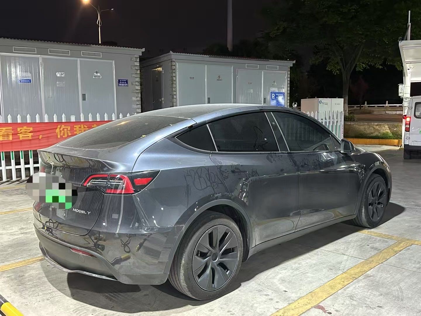 Tesla Model Y 2024 #5 Tesla Model Y 2024 car image #5